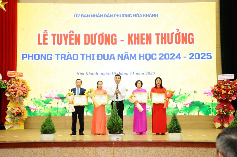 Một ngày ở Trúc Xinh: Chơi mà học
